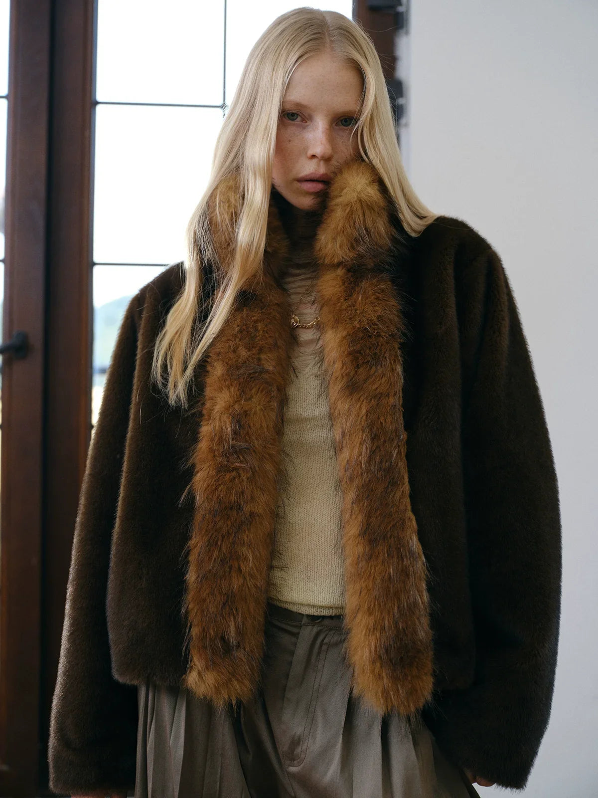 Stitched faux fur stand-up collar coat